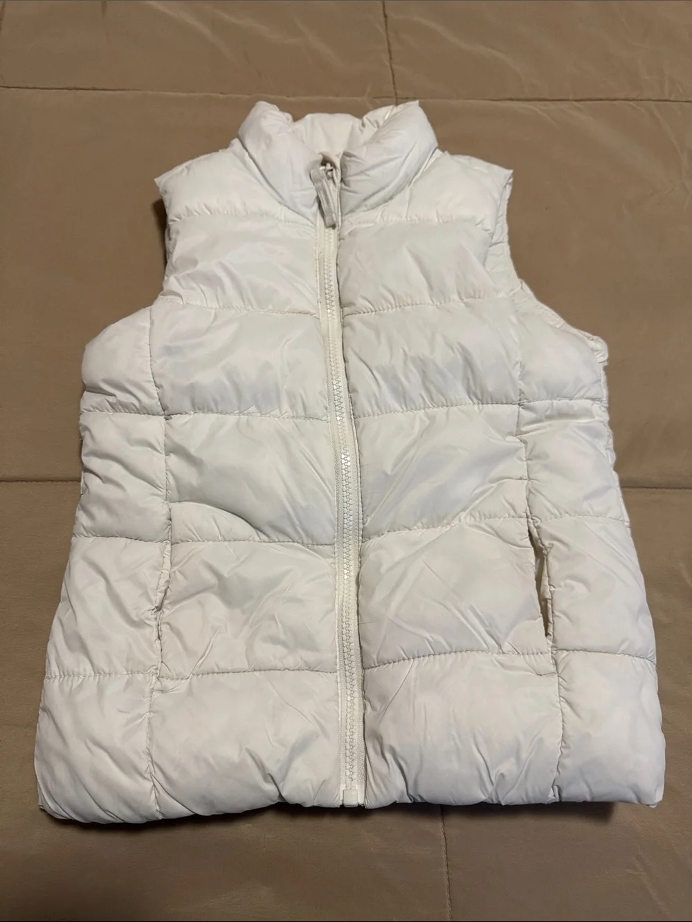 Girls Old Navy White Quilted Puffer Vest Size 6/7